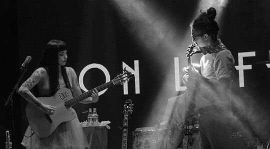 Mon Laferte y la doble cara de su obsesión con Femme Fatale Vol. 2